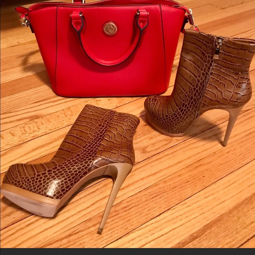 Pour la Victoire high heel boots